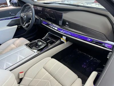 2026 BMW 7 Series — photo 10 view