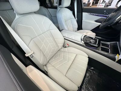 2026 BMW 7 Series — photo 11 view