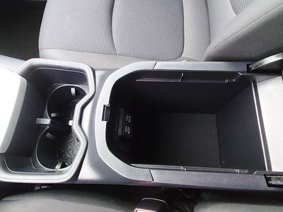 2025 Toyota RAV4 - Photo 20