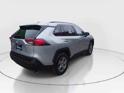 2025 Toyota RAV4 - Photo 7