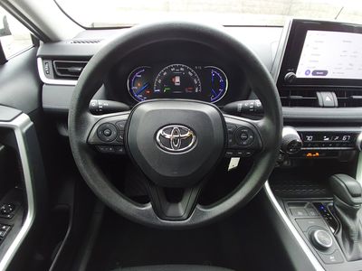 2025 Toyota RAV4 - Photo 26