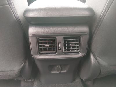 2025 Toyota RAV4 - Photo 25