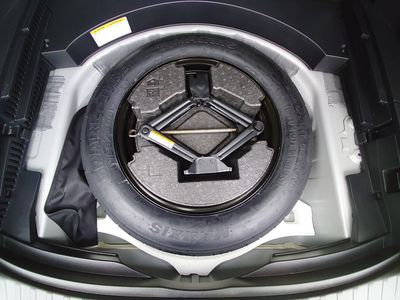 2025 Toyota RAV4 - Photo 12