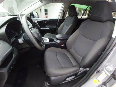 2025 Toyota RAV4 - Photo 23