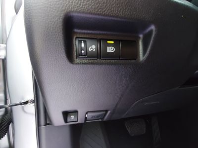 2025 Toyota RAV4 - Photo 21