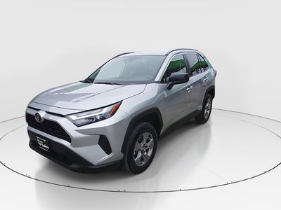 2025 Toyota RAV4 - Photo 3