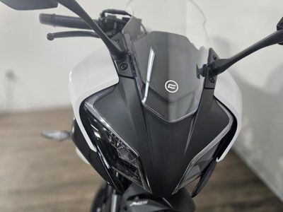 2026 CFMOTO 300SS - Photo 11