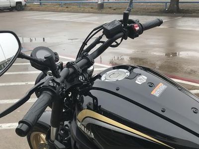 2025 Yamaha XSR700 — photo 7 view