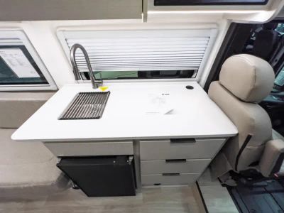 2027 Thor Motor Coach TELLARO — photo 8 view