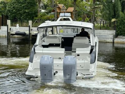 2025 Sea Ray Sundancer 370 Outboard - Photo 9