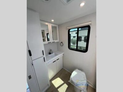 2026 Winnebago Thrive - Photo 11