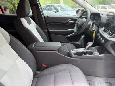 2025 Chevrolet Trax — photo 9 view