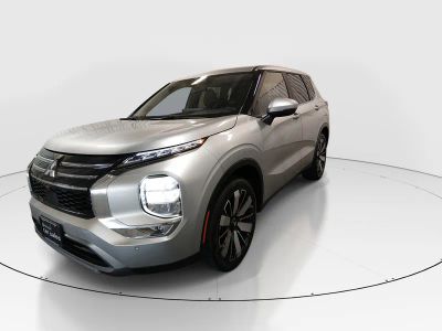 2025 Mitsubishi Outlander - Photo 3