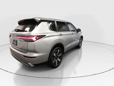 2025 Mitsubishi Outlander - Photo 7