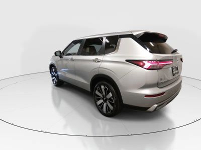 2025 Mitsubishi Outlander - Photo 5