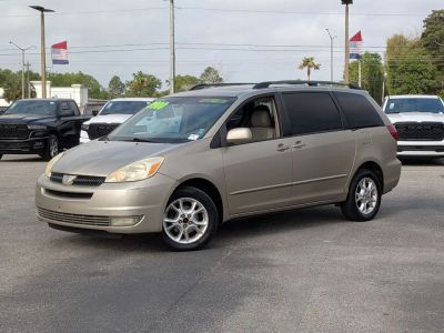 2005 Toyota Sienna - Photo 1