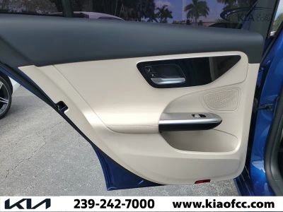 2023 Mercedes-Benz C-Class — photo 12 view