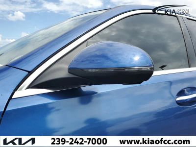 2023 Mercedes-Benz C-Class — detail view