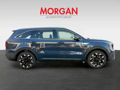 2026 Kia Sorento — photo 8 view