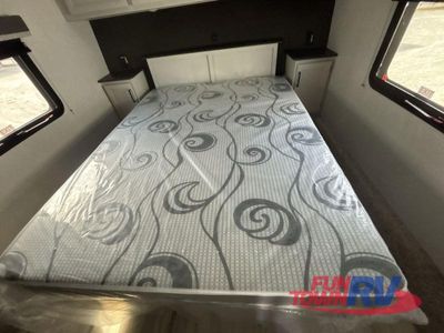 2025 Keystone RV Arcadia - Photo 40