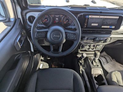 2026 Jeep Gladiator — photo 10 view