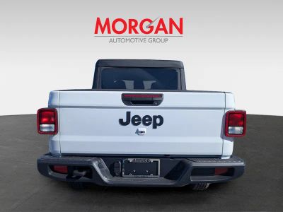 2026 Jeep Gladiator — detail view