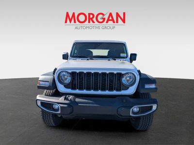 2026 Jeep Gladiator — side profile view