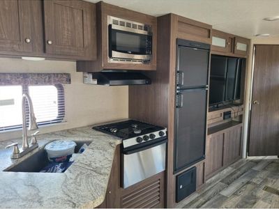2018 Keystone RV Hideout - Photo 17