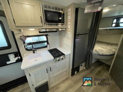 2026 Coachmen RV Catalina Summit Series 7 - Photo 10