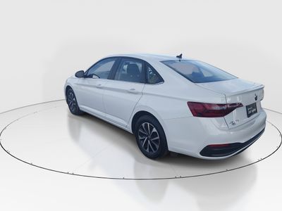 2024 Volkswagen Jetta - Photo 5