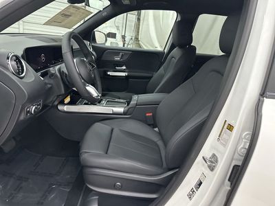 2026 Mercedes-Benz GLB — photo 19 view