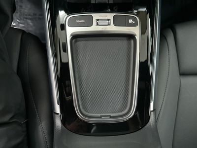 2026 Mercedes-Benz GLB — photo 17 view
