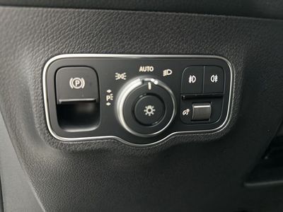 2026 Mercedes-Benz GLB — photo 18 view