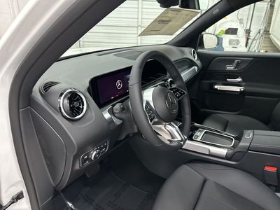 2026 Mercedes-Benz GLB — photo 9 view