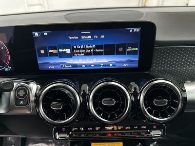 2026 Mercedes-Benz GLB — photo 14 view