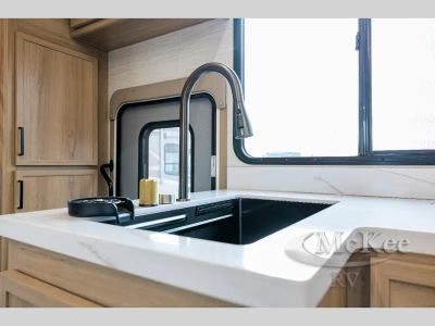 2026 Dynamax Europa S - Photo 32