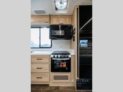 2026 Dynamax Europa S - Photo 33