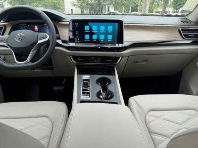 2026 Volkswagen Atlas — photo 8 view