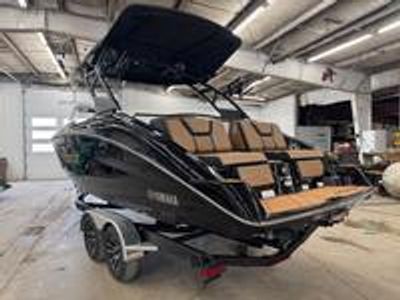 2026 Yamaha 255 XD — photo 8 view