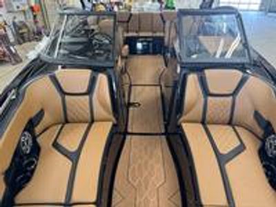 2026 Yamaha 255 XD — photo 9 view