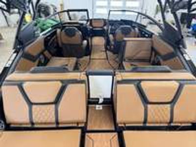 2026 Yamaha 255 XD — photo 10 view