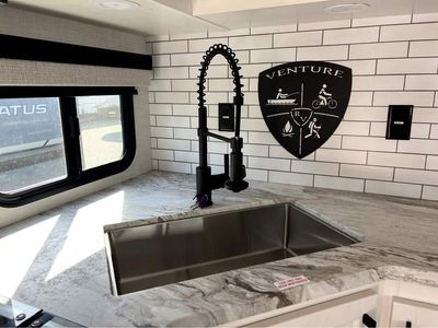 2026 VENTURE RV STRATUS - Photo 15