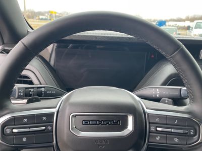 2025 GMC Yukon — photo 10 view