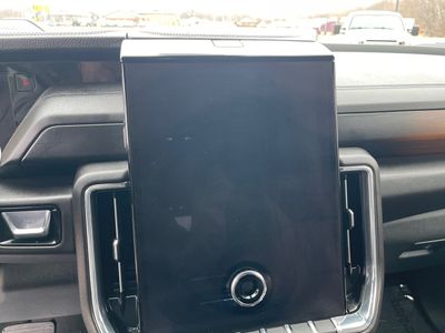 2025 GMC Yukon — photo 11 view