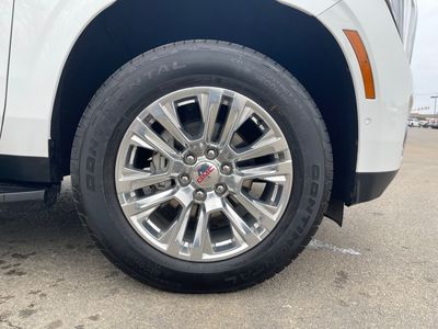 2025 GMC Yukon — photo 16 view