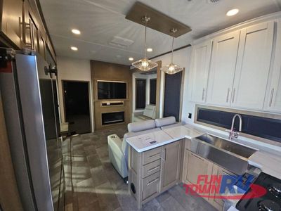 2026 Keystone RV Fuzion - Photo 17