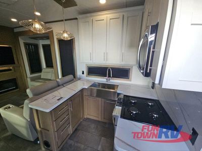2026 Keystone RV Fuzion - Photo 18