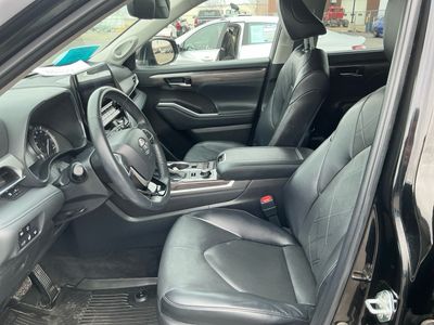 2022 Toyota Highlander - Photo 9