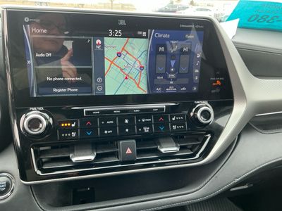 2022 Toyota Highlander - Photo 11
