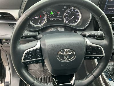 2022 Toyota Highlander - Photo 13